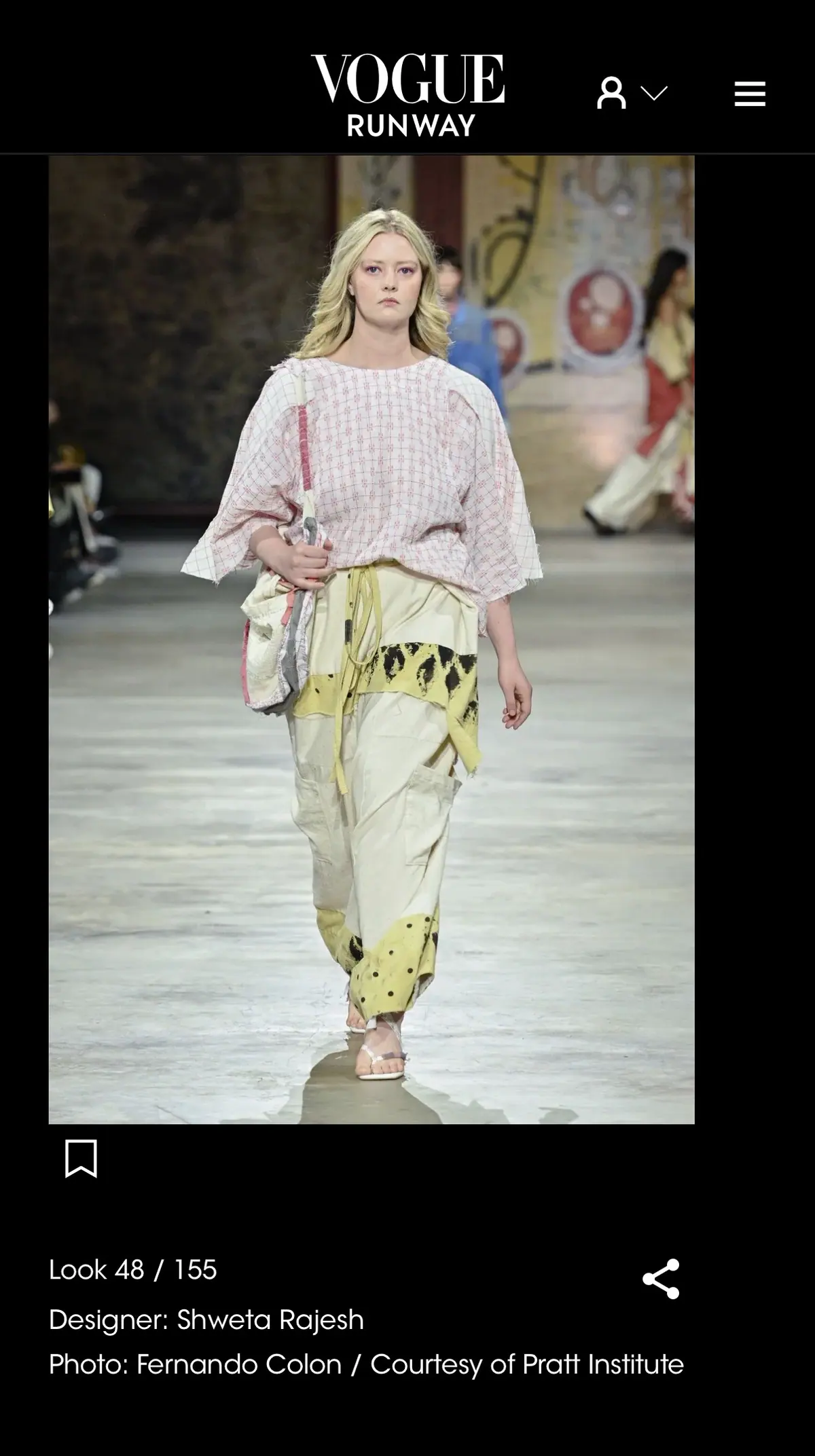 Show image 4